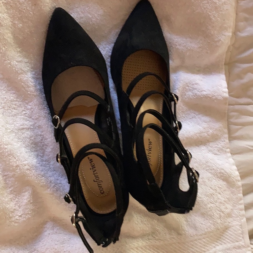 New shoes by Comfort choice. Never worn.